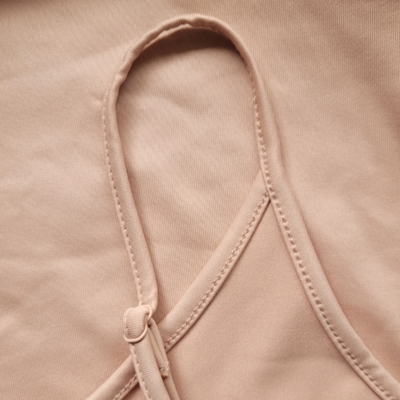 🦋3/$23🦋S Cami - Banana Republic - Picture 5 of 5